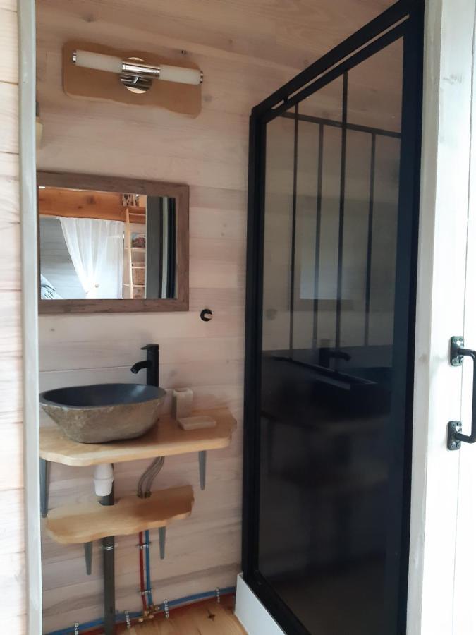 Tiny House Guest House Saint-Vallier  ภายนอก รูปภาพ