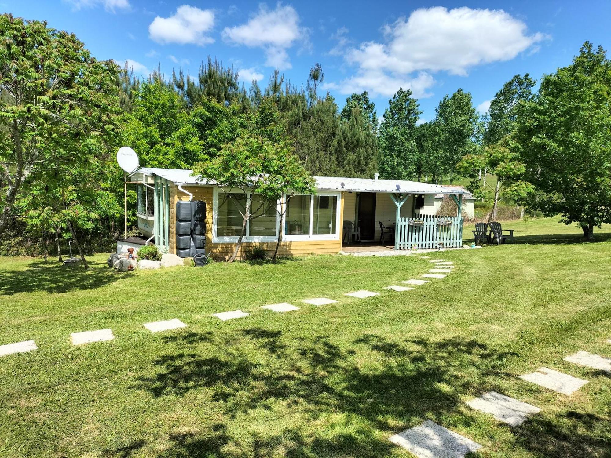 Tiny House Guest House Saint-Vallier  ภายนอก รูปภาพ