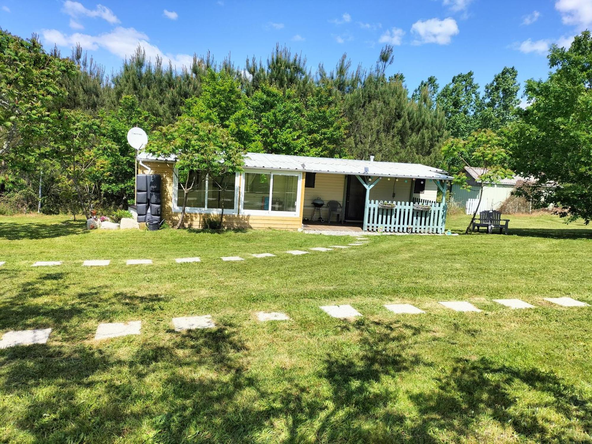 Tiny House Guest House Saint-Vallier  ภายนอก รูปภาพ